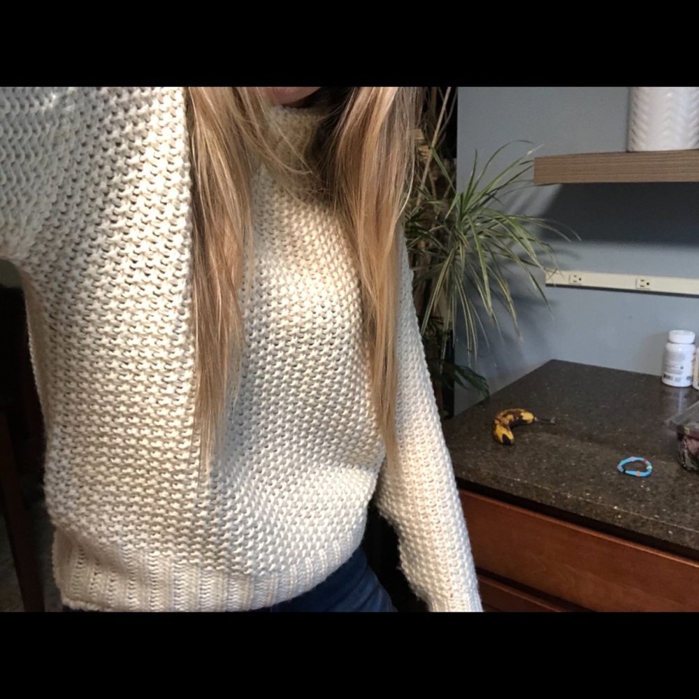 Super soft Lulus sweater